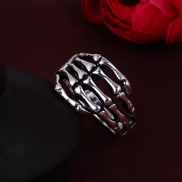 JUST IN👀 STAINLESS STEEL BONE ring US size 10 - Picture 2 of 4